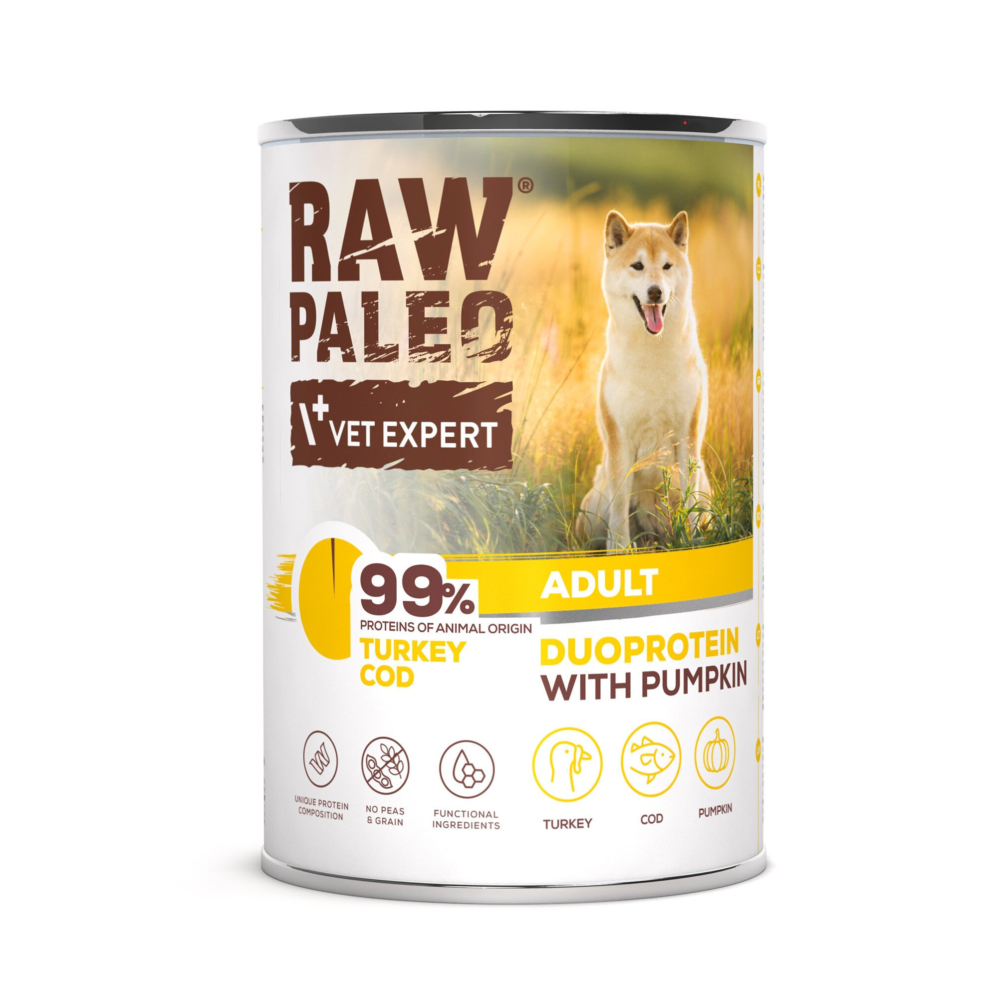 Puszka mokrej karmy dla psów z etykietą \'RAW PALEO VET EXPERT\' oraz zdjęciem psa na tle trawy. Na etykiecie widnieje napis \'99% PROTEINS OF ANIMAL ORIGIN TURKEY COD ADULT DUOPROTEIN WITH PUMPKIN\'.