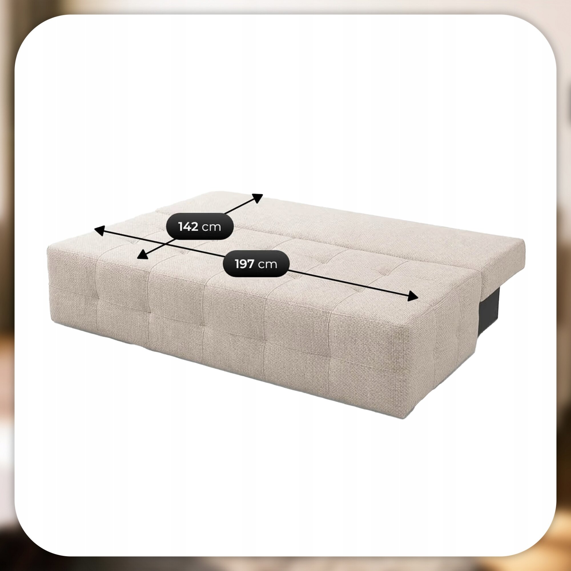 Kremowa sofa rozkładana w formie łóżka z widocznymi wymiarami: 142 cm szerokości i 197 cm długości. Powierzchnia sofy ma pikowany wzór.