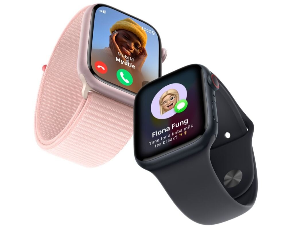 Dwa smartwatche z wyświetlonymi ekranami połączeń. Na jednym ekranie widoczny jest tekst \'Mobile Mystie\', a na drugim \'Fiona Fung Time for a boba milk tea break?\'.