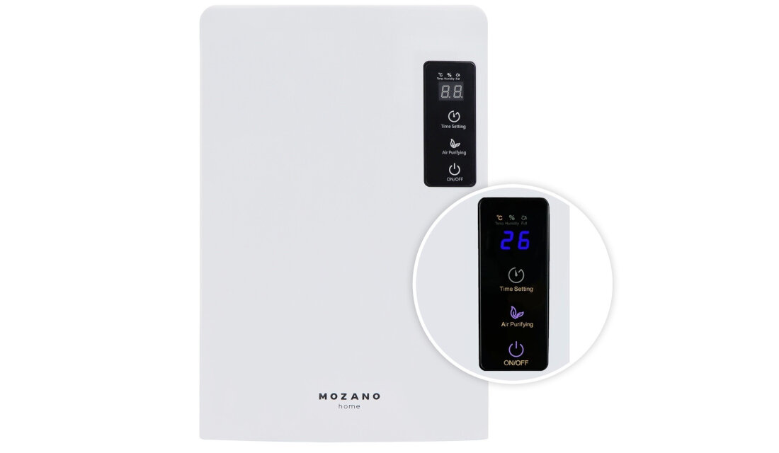 Biały osuszacz powietrza z wyświetlaczem cyfrowym pokazującym liczby i przyciski oznaczone jako \'Time Setting\', \'Air Purifying\', \'ON/OFF\'. Na urządzeniu widoczne jest logo \'MOZANO home\'.