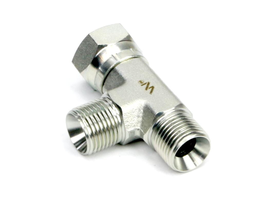 Metalowy trójnik hydrauliczny z trzema gwintowanymi końcówkami, na jednej z nich widoczne jest logo \'W\'.