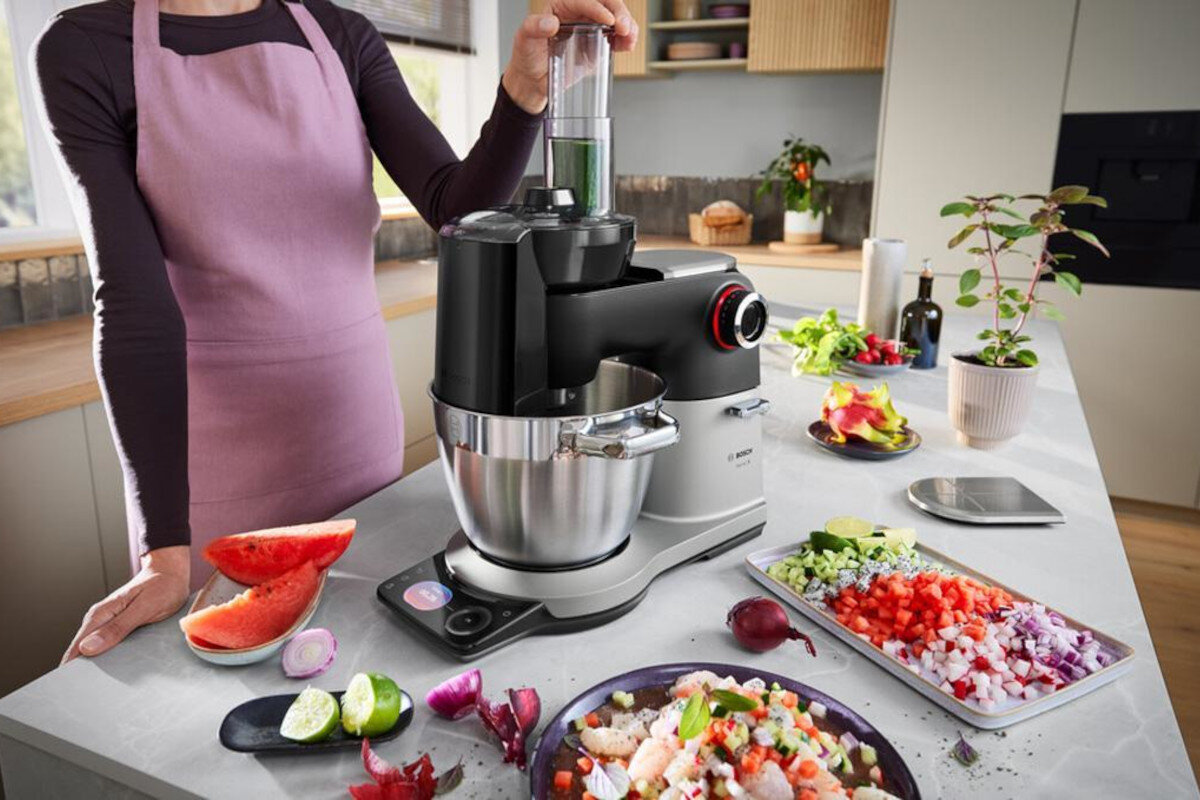 Robot kuchenny planetarny BOSCH Seria 8 MUMS8ZS13 1800W z zbudowaną wagą