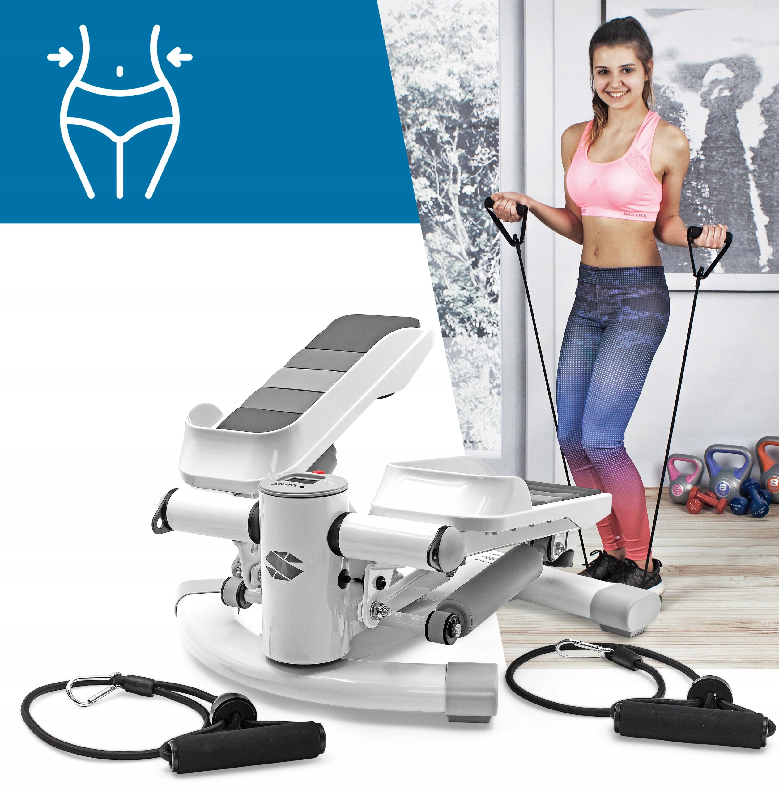 Na obrazie widoczny jest biało-szary stepper skrętny z linkami, przeznaczony do treningu fitness w domu. Obok urządzenia stoi osoba trzymająca linki, a w tle znajdują się kolorowe hantle.