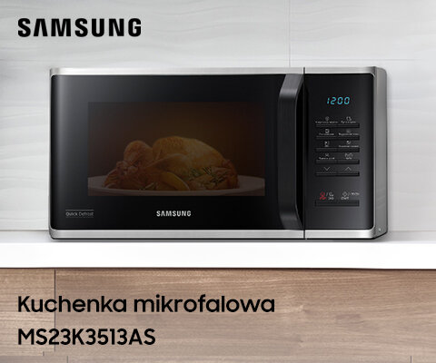 Kuchenka mikrofalowa z wyświetlaczem cyfrowym pokazującym godzinę 12:00, z widocznym logo SAMSUNG. Na ekranie kuchenki widać pieczonego kurczaka na talerzu, a poniżej napis \'Kuchenka mikrofalowa MS23K3513AS\'.