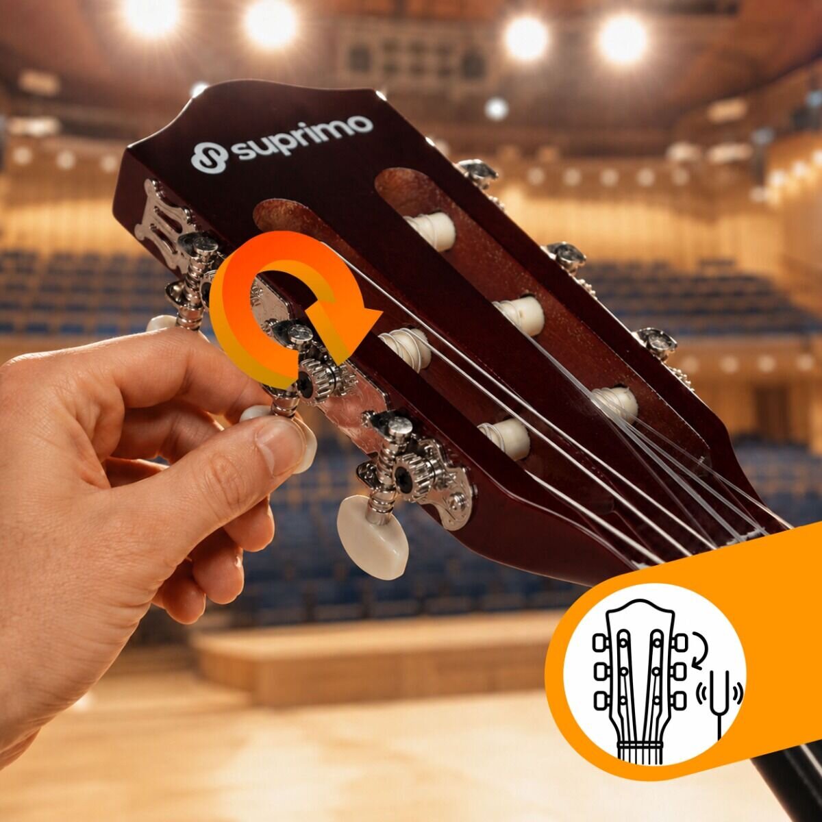 Osoba stroi gitarę klasyczną, trzymając klucz do strojenia. Na główce gitary widoczne jest logo \'suprimo\'.