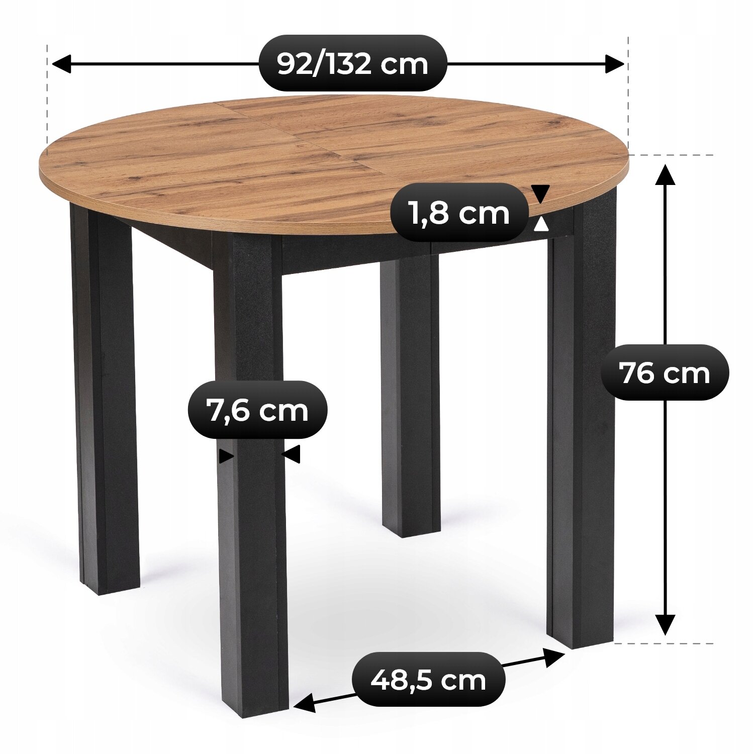 Okrągły stół z drewnianym blatem i czarnymi nogami, z wymiarami: średnica 92/132 cm, grubość blatu 1,8 cm, wysokość 76 cm, szerokość nóg 7,6 cm i rozstaw nóg 48,5 cm.