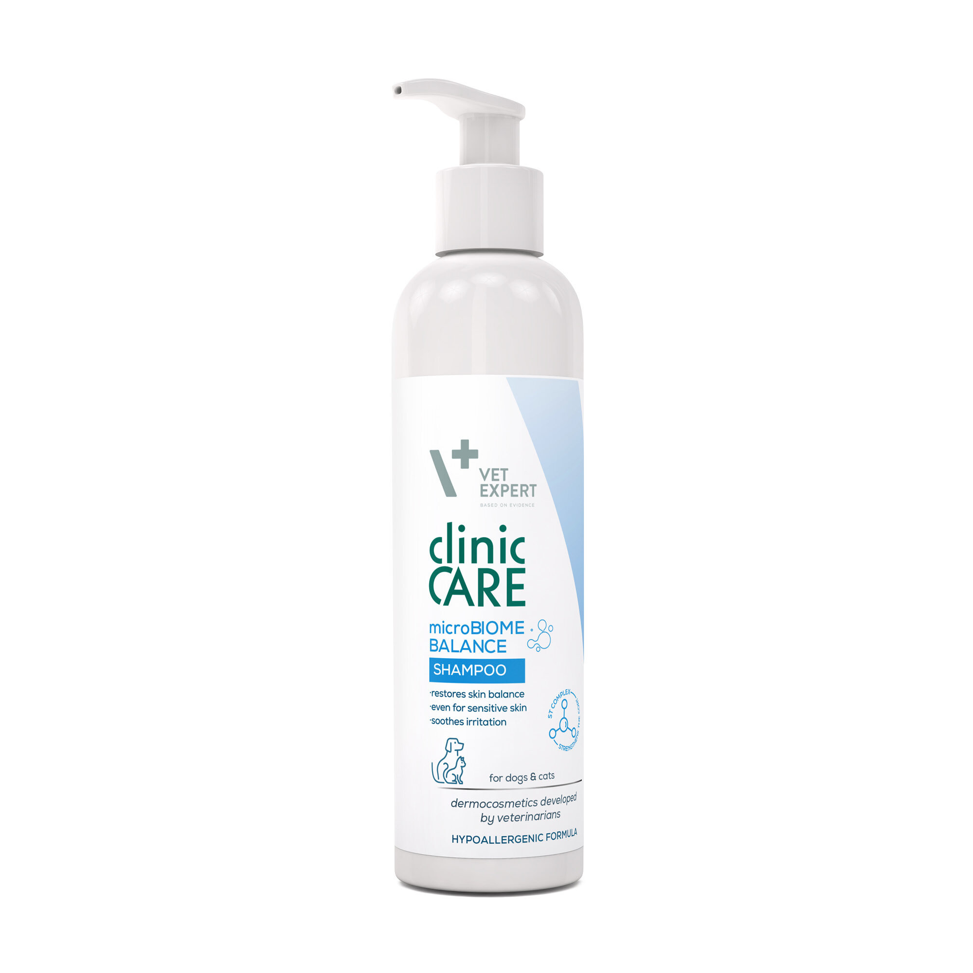 Biała butelka z pompką zawiera etykietę z napisem \'VET EXPERT clinic CARE microBIOME BALANCE SHAMPOO\'. Produkt przeznaczony jest dla psów i kotów, z formułą hipoalergiczną.