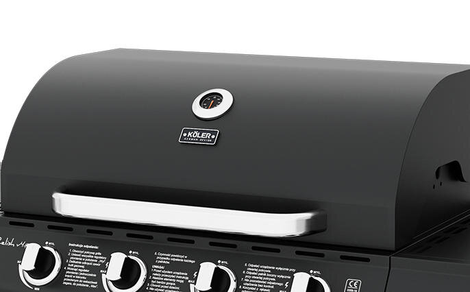Czarny grill ogrodowy z logo \'KÖLER Relish v4\' na pokrywie oraz wbudowanym termometrem. Poniżej znajdują się pokrętła do regulacji z opisami funkcji.