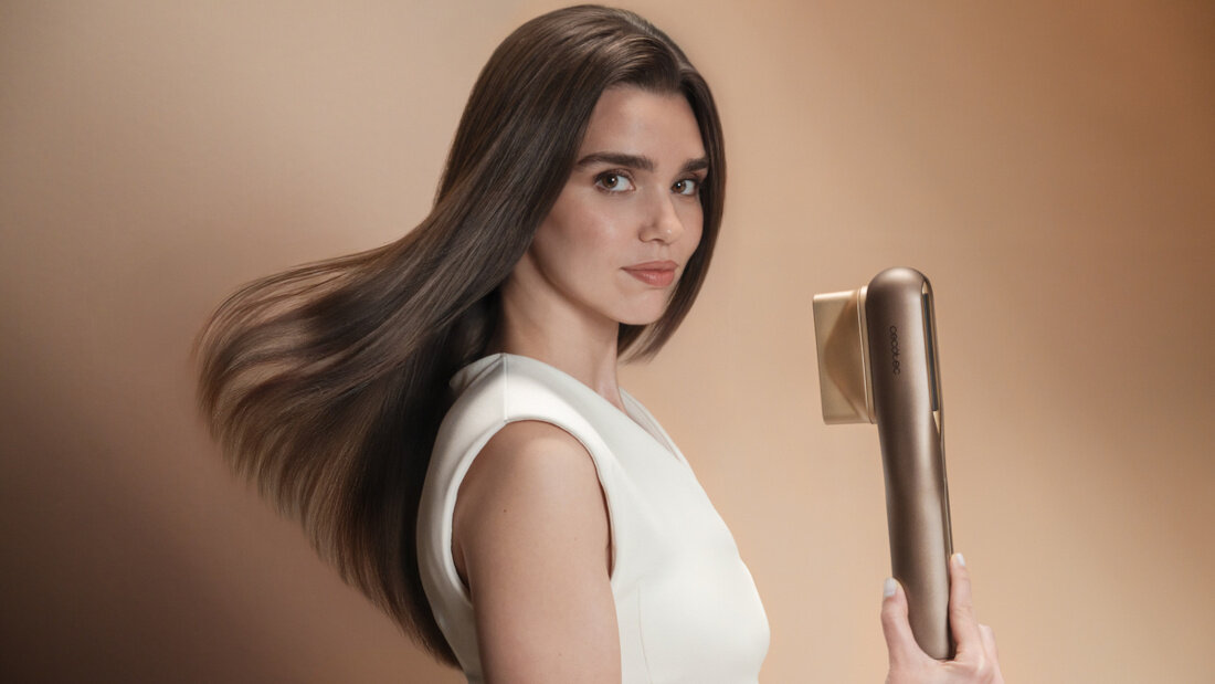 Aeroprostownica CECOTEC AirLisse 2w1 ForceDry Duo 200 stopni zdjęcie lifestyle Podwójne płytki grzewcze Podwójne płytki grzewcze