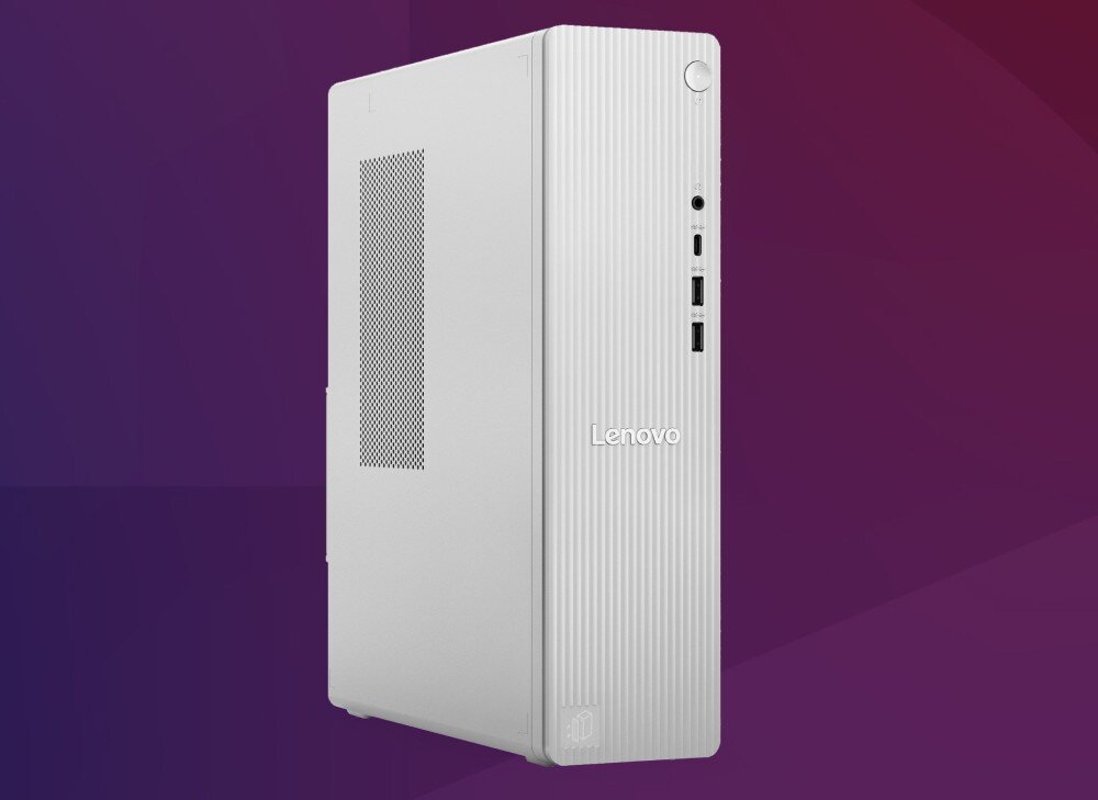Komputer LENOVO IdeaCentre Tower 08IAS10 Komputer stacjonarny pokazany od strony przedniego i lewego bocznego panelu, na którym znajduje się prostokątna kratka wentylacyjna