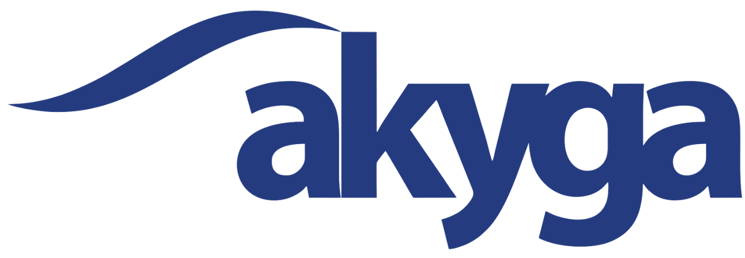 Logo z napisem \'akyga\' w kolorze niebieskim z falującą linią nad literą \'a\'.