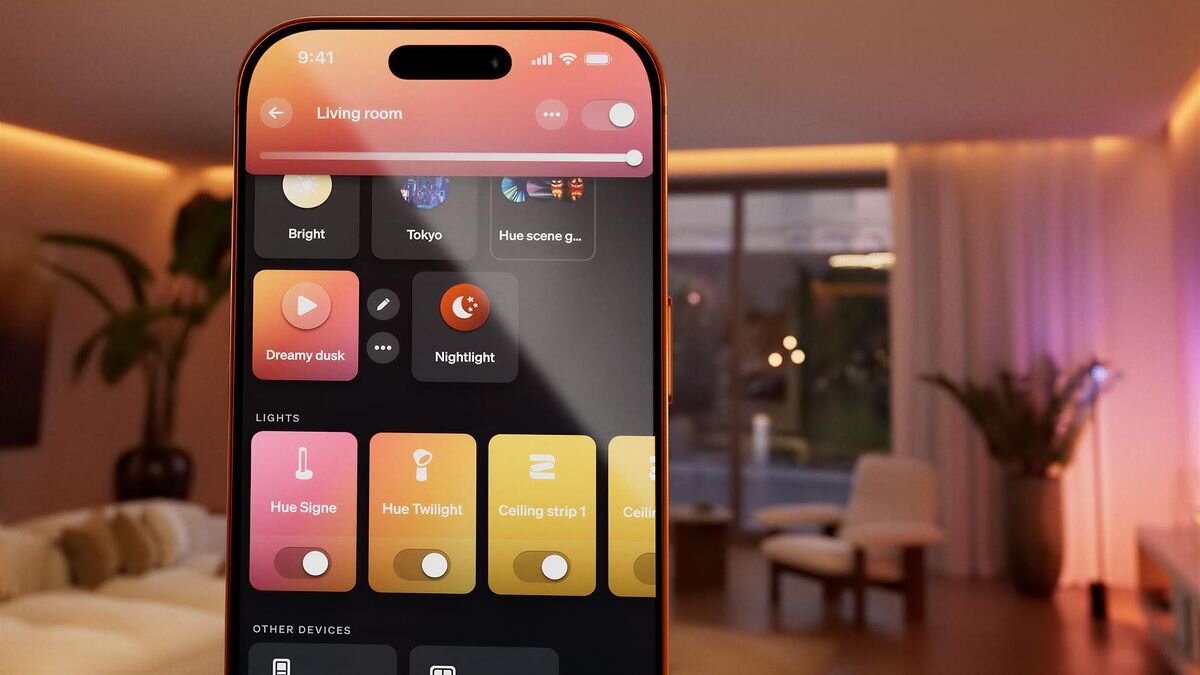 Regulator przyciemniania PHILIPS HUE 929004296901 (1 - kanałowy), płynna, regulacja, jasności, światła, Ekran telefonu z opcjami sterowania oświetleniem.