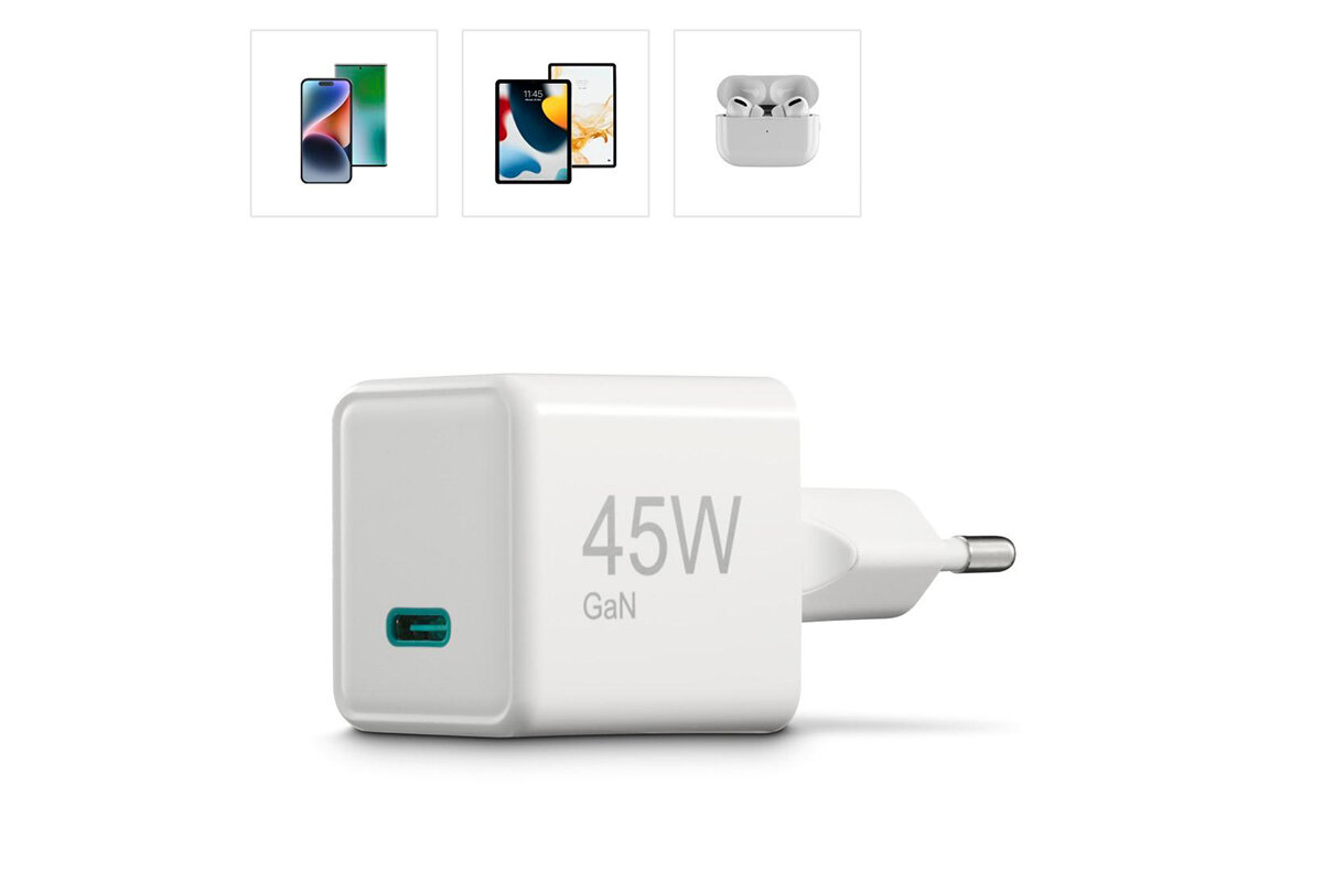 Biała ładowarka sieciowa z napisem \'45W GaN\' i portem USB-C. W tle widoczne są ikony przedstawiające smartfon, tablet i słuchawki bezprzewodowe.
