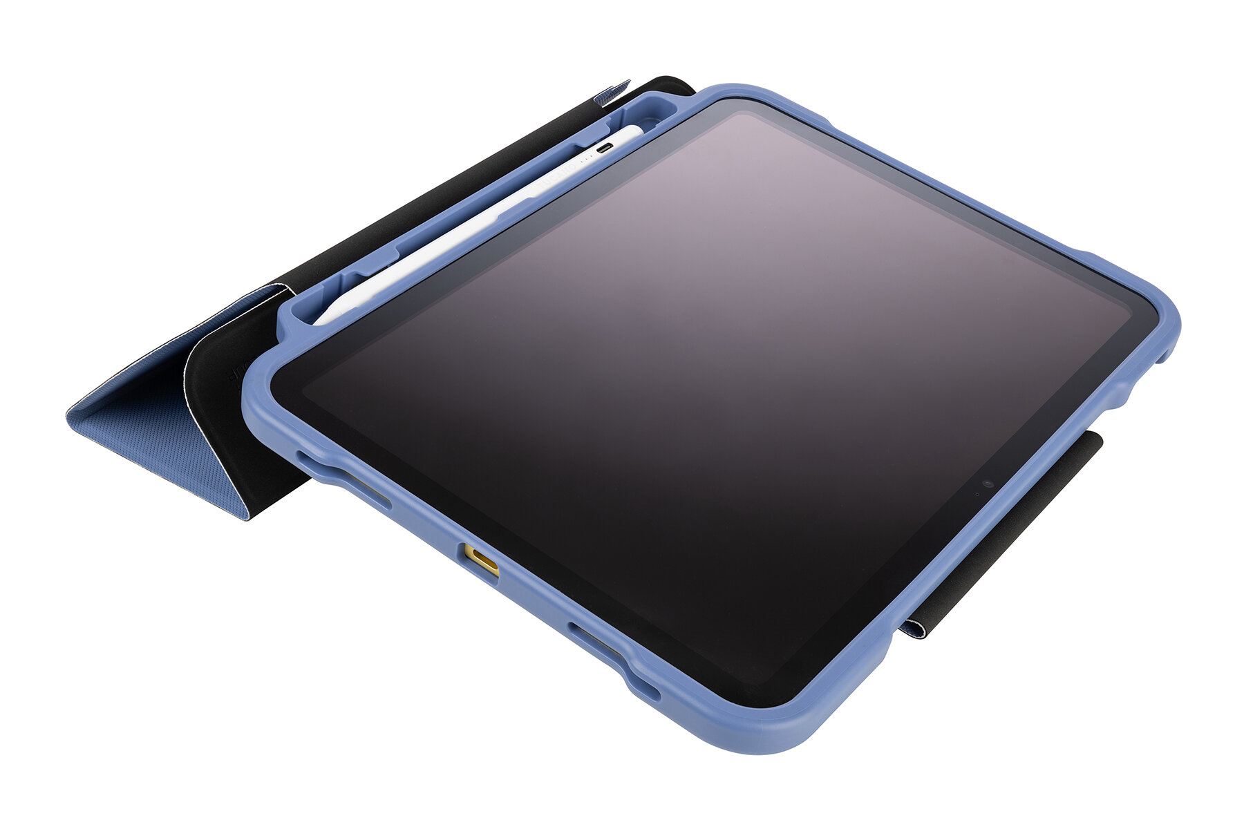 Etui na iPad w kolorze niebieskim z miejscem na rysik, ustawione w pozycji stojącej. Widoczny jest ekran tabletu oraz składana część etui.