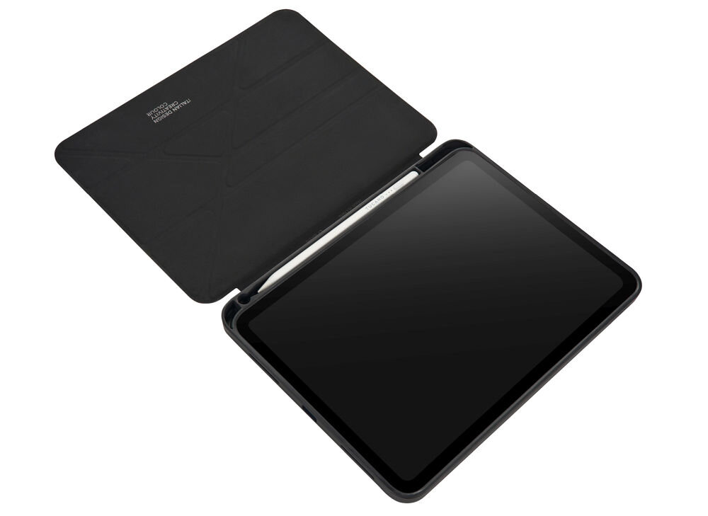 Czarne etui na tablet z otwartą klapką, wewnątrz której widoczny jest napis \'TUCANO\'.