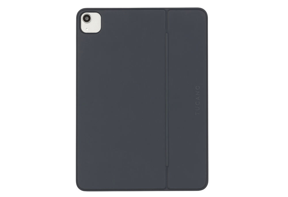 Czarne etui na tablet z widocznym logo \'TUCANO\' oraz otworem na aparat w rogu. Etui ma prosty, minimalistyczny design.