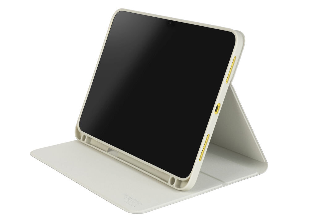 Etui na tablet w kolorze szarym, ustawione w pozycji stojącej, z widocznymi otworami na przyciski i porty. Na etui znajduje się logo \'TUCANO\'.