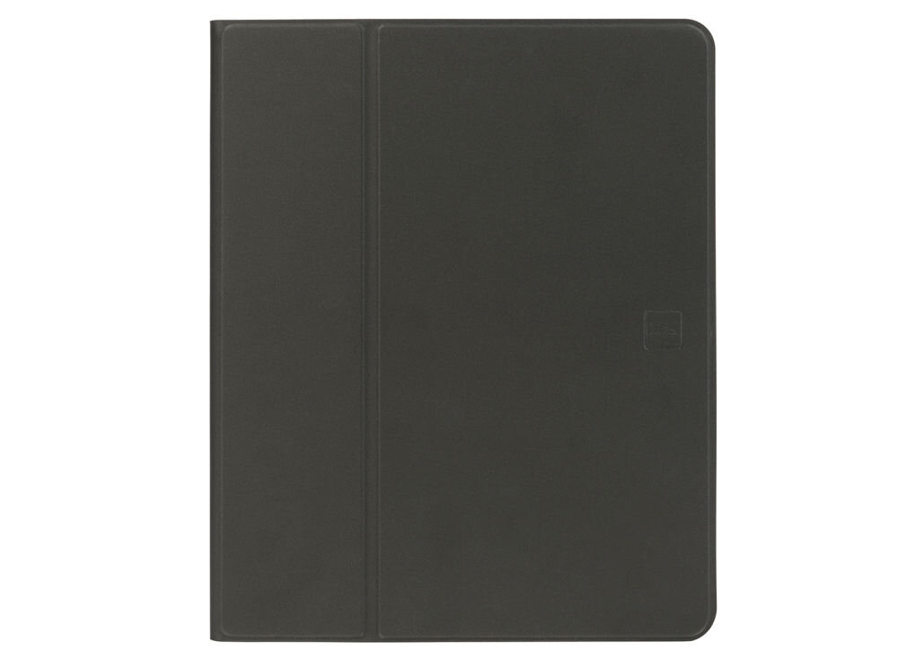 Czarne etui na tablet z prostym, eleganckim designem i delikatnym logo na powierzchni.