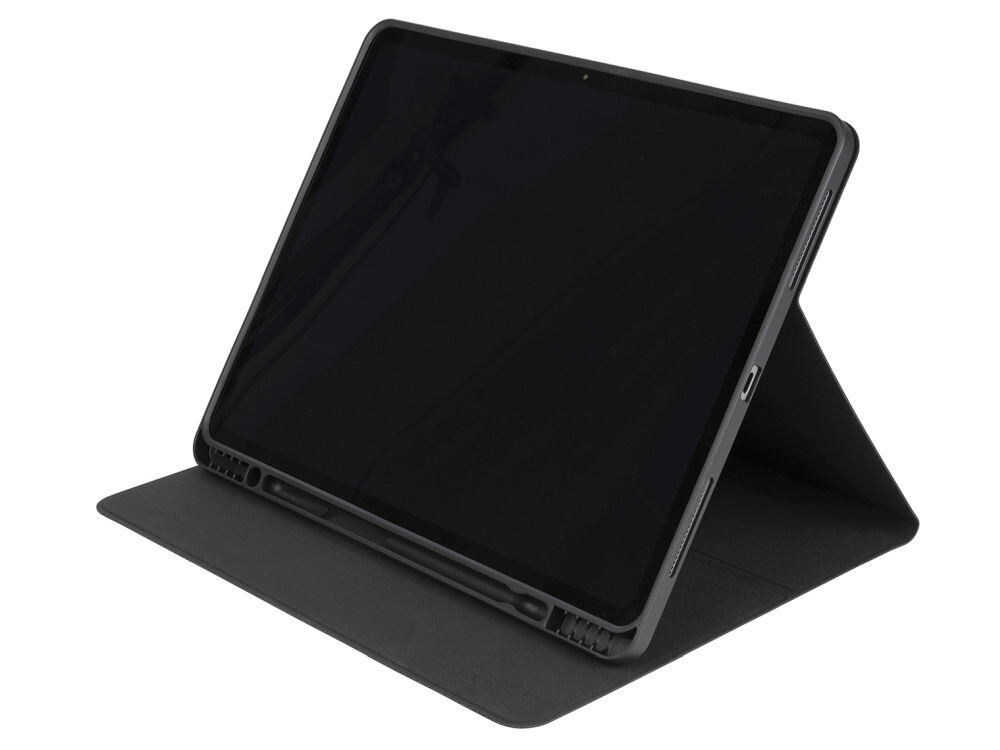 Czarne etui na tablet ustawione w pozycji stojącej, z widocznymi wycięciami na porty i przyciski. Ekran tabletu jest wyłączony.