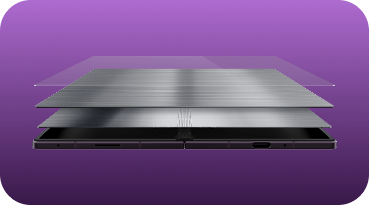 Warstwowa konstrukcja składanego ekranu Galaxy Z Fold8 Ultra. Obraz przedstawia rozłożony smartfon z widocznymi warstwami ekranu i obudowy na fioletowym tle. Widoczne są detale konstrukcyjne urządzenia, takie jak porty i złącza.