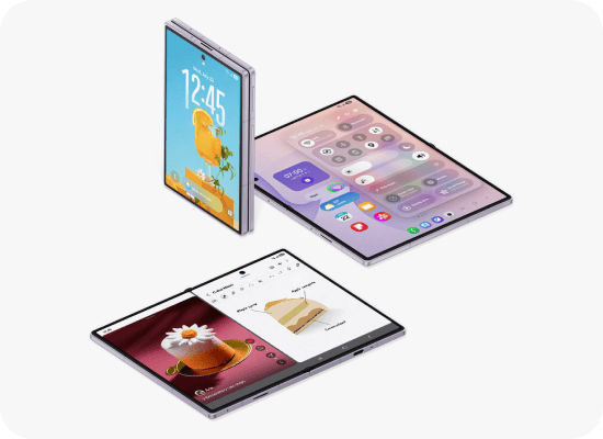 Galaxy Z Fold8 w trzech pozycjach, z widokiem aplikacji i wielozadaniowości. Obraz przedstawia trzy ujęcia smartfona z dużym, składanym ekranem. Na ekranach widoczne są różne aplikacje, w tym zegar z godziną 12:45 oraz aplikacje z grafikami jedzenia.