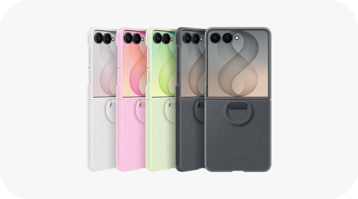 Etui do Galaxy Z Flip8 w kolorze białym, różowym, zielonym, grafitowym i czarnym Na obrazie widoczne są cztery smartfony w różnych kolorach: biały, różowy, zielony i grafitowy. Każdy z nich ma podwójny aparat fotograficzny i charakterystyczny wzór na obudowie.