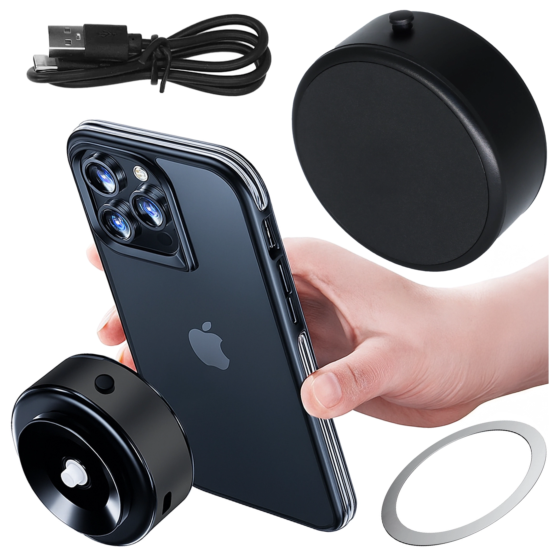 Na obrazie widoczny jest uchwyt magnetyczny samochodowy na telefon, obok którego znajduje się smartfon z trzema obiektywami aparatu. W tle widoczny jest kabel USB oraz okrągły element montażowy.