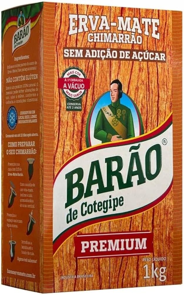 Opakowanie yerba mate marki Barão de Cotegipe o wadze 1 kg, z napisem \'ERVA-MATE CHIMARRÃO SEM ADIÇÃO DE AÇÚCAR\'. Na opakowaniu znajduje się ilustracja mężczyzny w zielonym stroju oraz instrukcja przygotowania napoju.