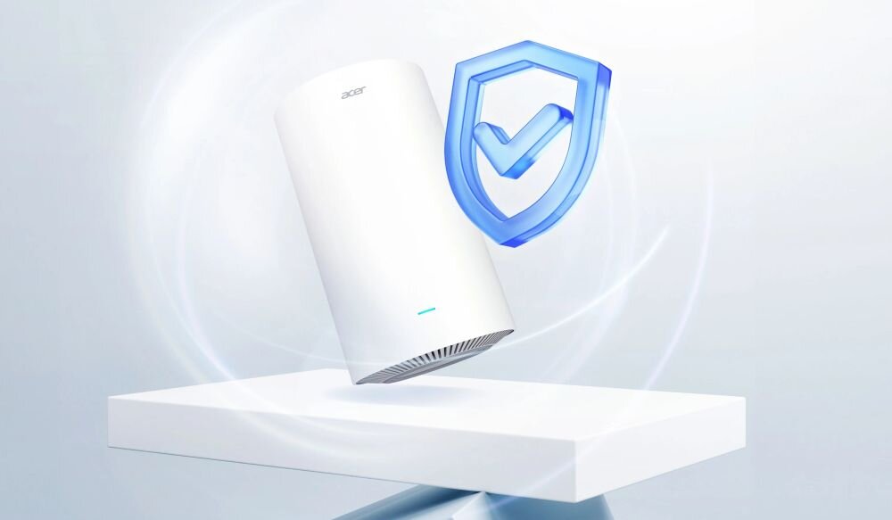 Biały, cylindryczny router z logo \'acer\' umieszczony na białej platformie. Obok routera znajduje się niebieska ikona tarczy z zaznaczeniem w środku.