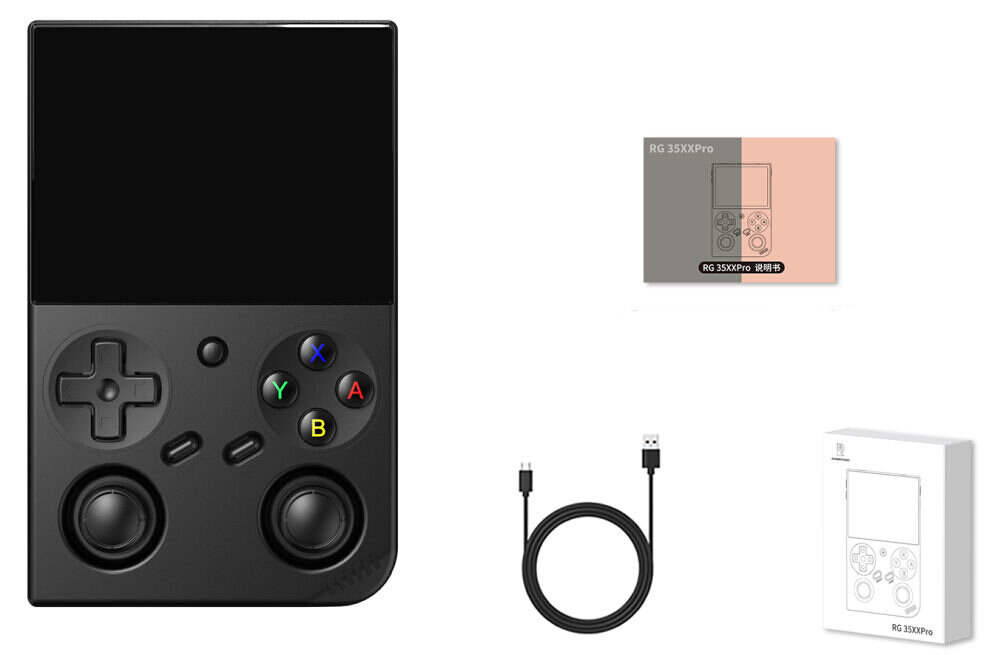 Na obrazie widoczna jest czarna przenośna konsola do gier z przyciskami oznaczonymi literami Y, X, B, A oraz dwoma joystickami. Obok konsoli znajduje się kabel USB, instrukcja oraz pudełko z grafiką konsoli.