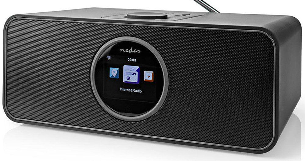 Czarne radio internetowe z wyświetlaczem pokazującym ikonki aplikacji i napis \'Internet Radio\'. Na obudowie widoczne jest logo \'nedis\'.