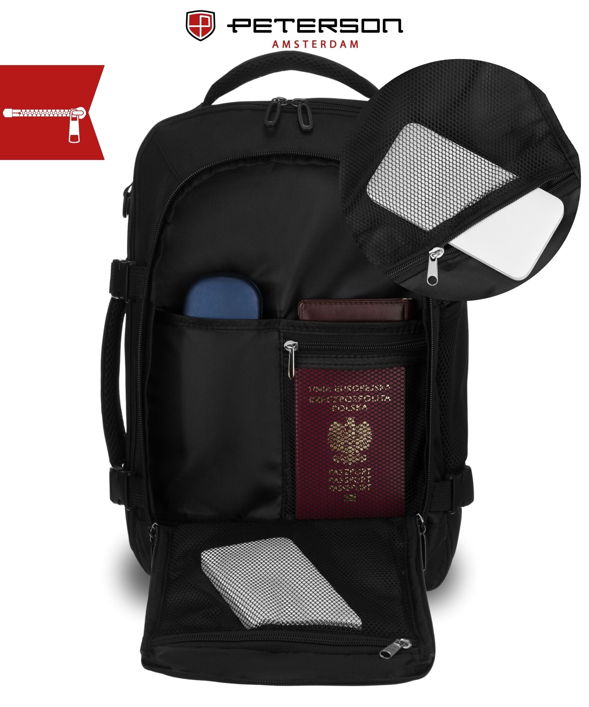 Czarny plecak z kilkoma kieszeniami, w których znajdują się przedmioty takie jak paszport i etui. Widoczne jest logo \'PETERSON AMSTERDAM\' oraz zbliżenie na kieszeń z siatki z zamkiem błyskawicznym.