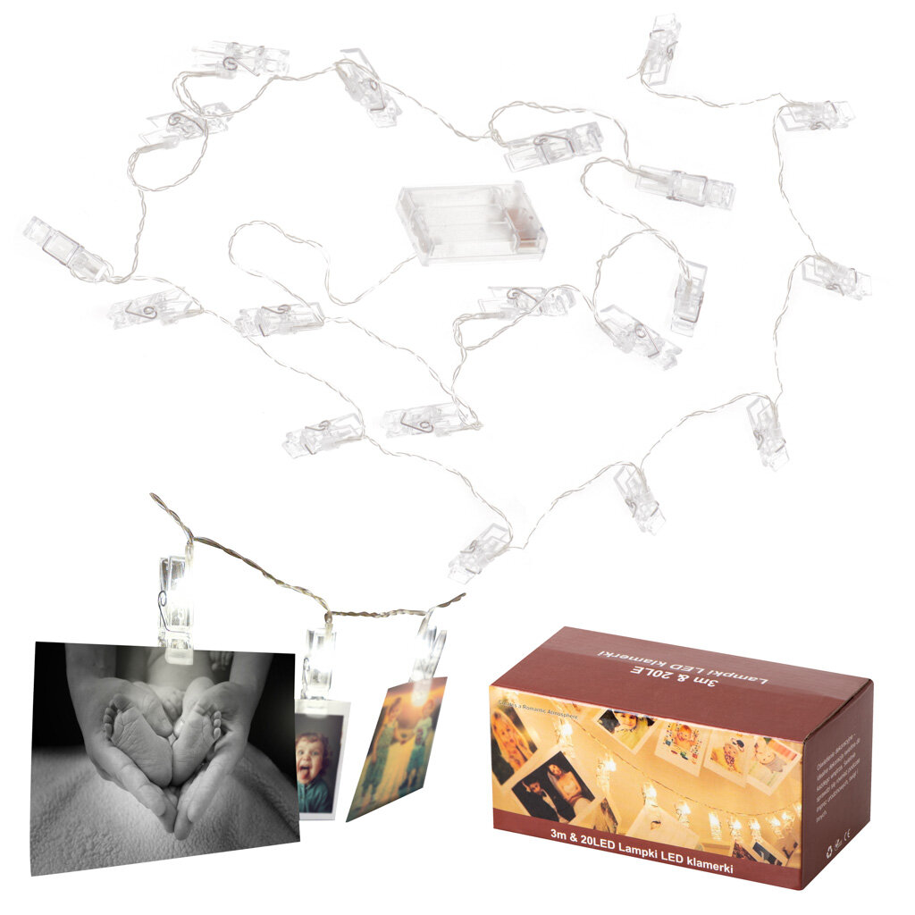 Na obrazie widoczne są lampki LED na drucikach z klamerkami, do których przypięte są zdjęcia. Obok znajduje się pudełko z napisem \'3m & 20LED Lampki LED klamerki\'.