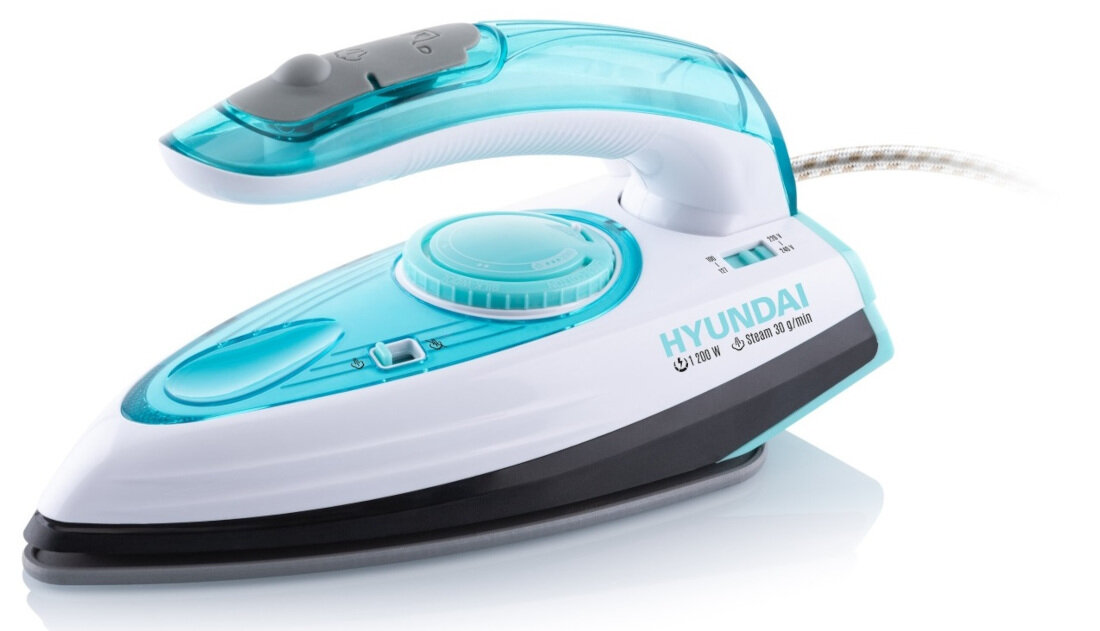 Żelazko o nowoczesnym designie z przezroczystą, niebieską rączką i białą podstawą. Na obudowie widoczne jest logo \'HYUNDAI\' oraz napisy \'steam 30 g/min\'.