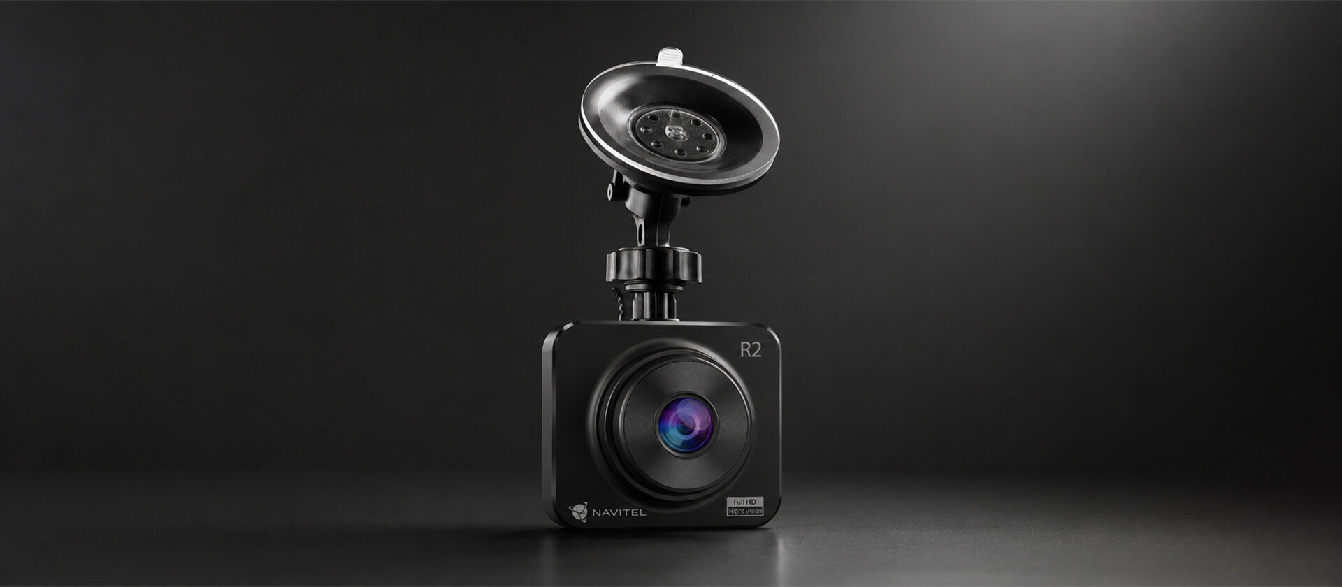 Wideorejestrator NAVITEL R2 z obiektywem Full HD i uchwytem z przyssawką