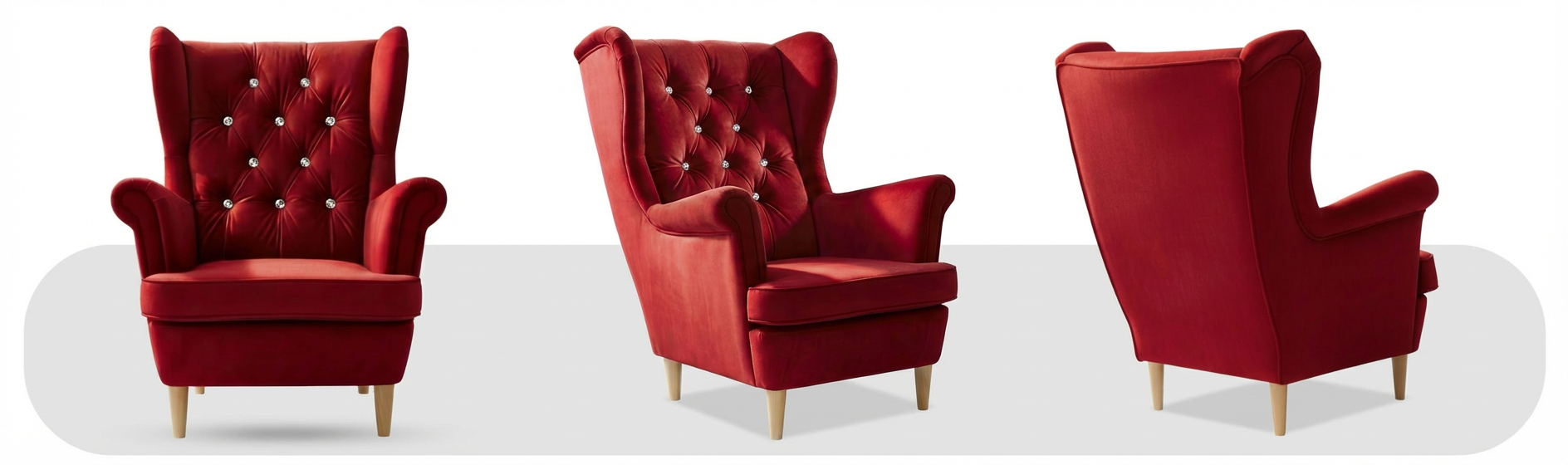 Trzy ujęcia czerwonego fotela uszaka z aksamitnym obiciem i ozdobnymi guzikami na oparciu. Fotel ma drewniane nogi i klasyczny, elegancki design.