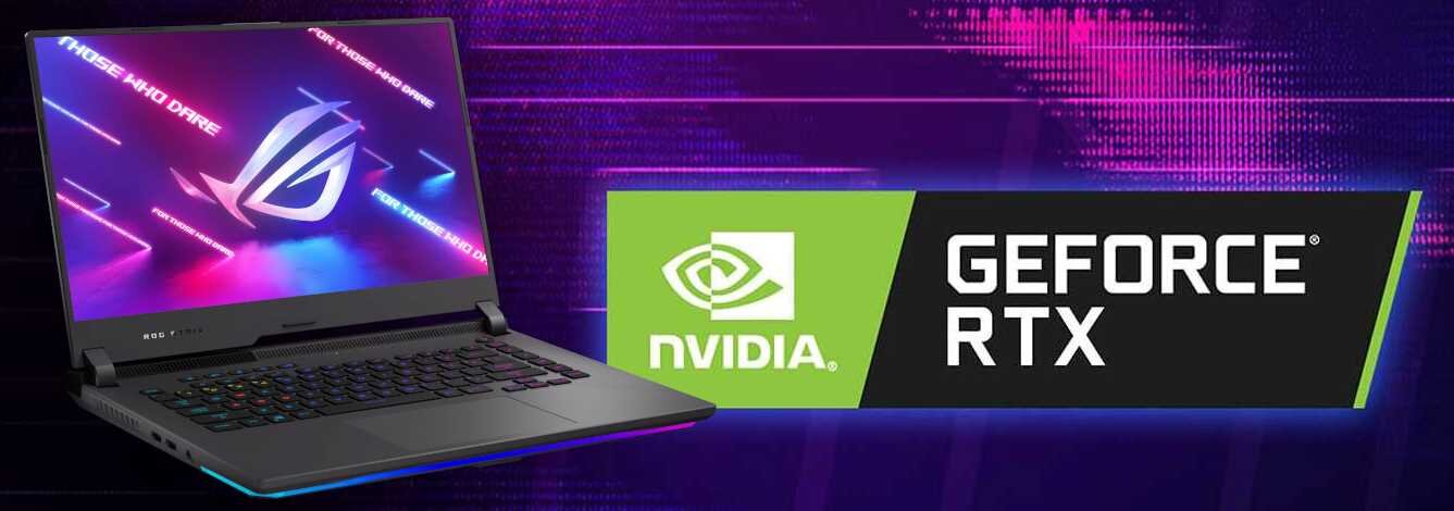 Obraz przedstawia laptop z podświetlaną klawiaturą i logo ROG na ekranie. Obok znajduje się logo NVIDIA z napisem \'GEFORCE RTX\' na zielono-czarnym tle.