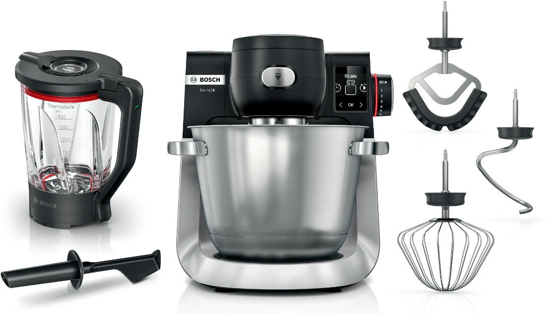Na obrazie znajduje się robot kuchenny z metalową misą oraz różnymi końcówkami do mieszania. Obok widoczny jest blender kielichowy z miarką i logo BOSCH.