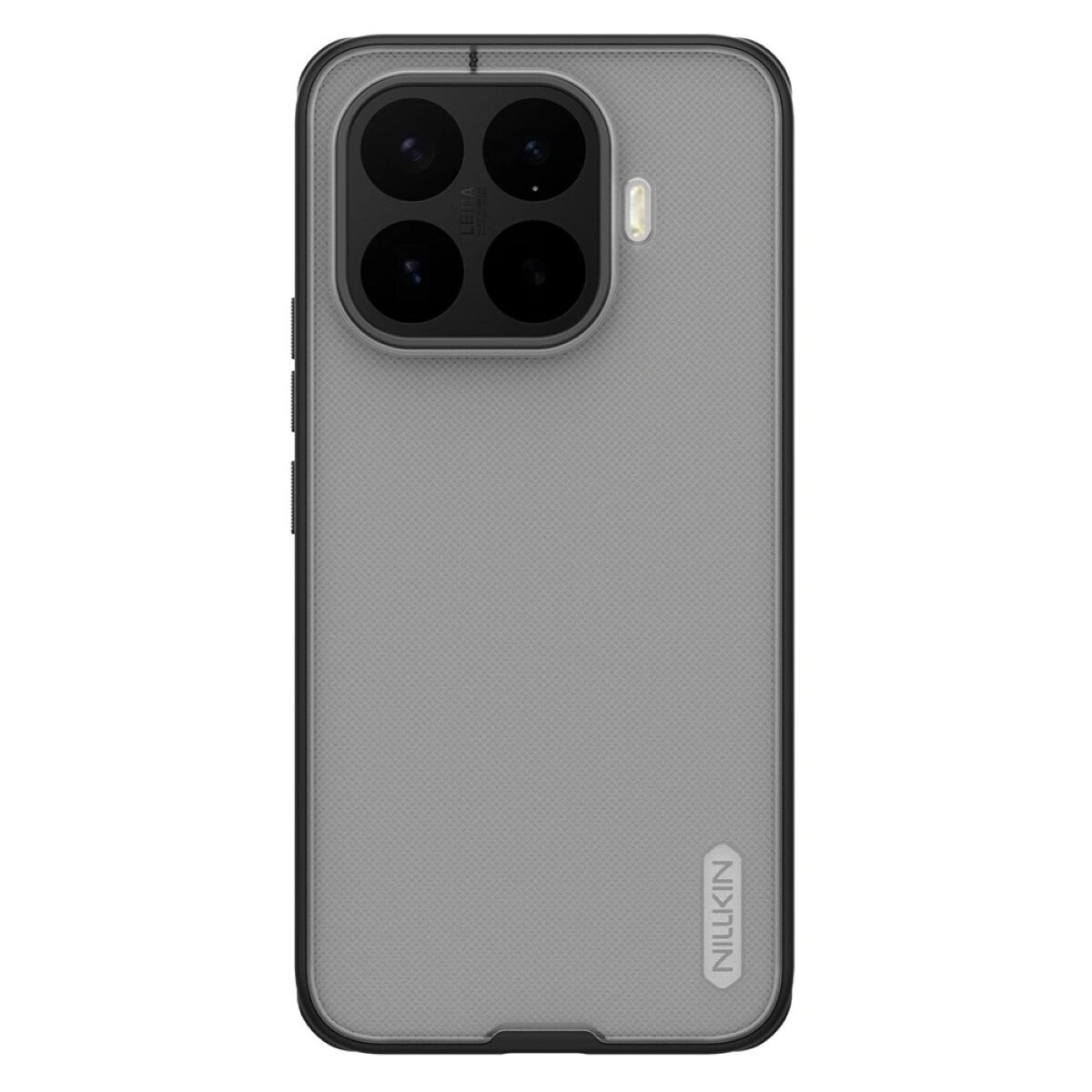 Szare etui na telefon z dużym wycięciem na aparat, posiada logo \'Nillkin\' w dolnej części. Powierzchnia etui jest matowa i teksturowana.