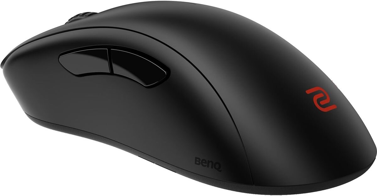 Czarna mysz komputerowa z dwoma przyciskami bocznymi i czerwonym logo na górze. Na boku widoczne jest logo \'BenQ\'.
