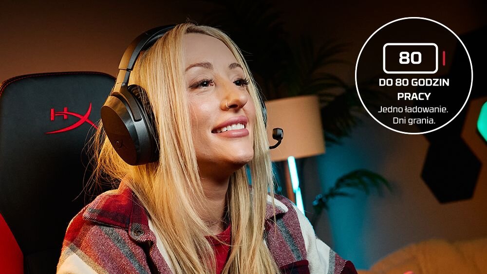 Słuchawki HYPERX Cloud Stinger 3 Wireless Xbox do 80 godzin rozrywki w trybie 2,4 GHz podczas długich sesji gamingowych, osoba z założonymi słuchawkami nausznymi