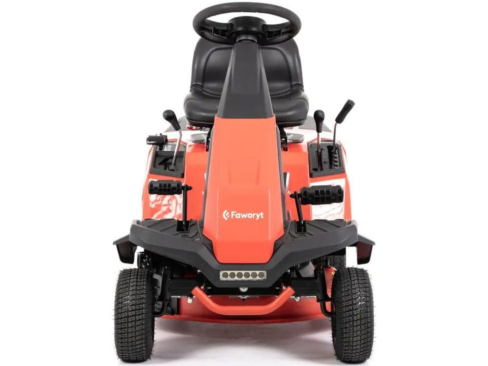 Traktor ogrodowy FAWORYT Rider DR66D224, rozruch, silnik, paliwo, zasilanie, Widok na traktorek kosiarkę marki Faworyt z przodu na białym tle.