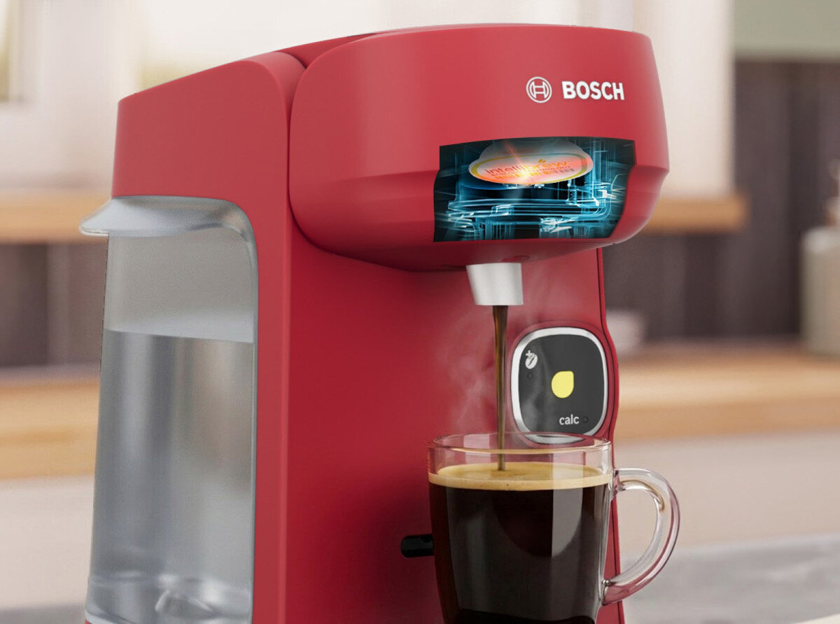 Ekspres BOSCH Tassimo Harmony Plus TAS173B automatycznie rozpoznaje kapsułki i rodzaj napoju Czerwony