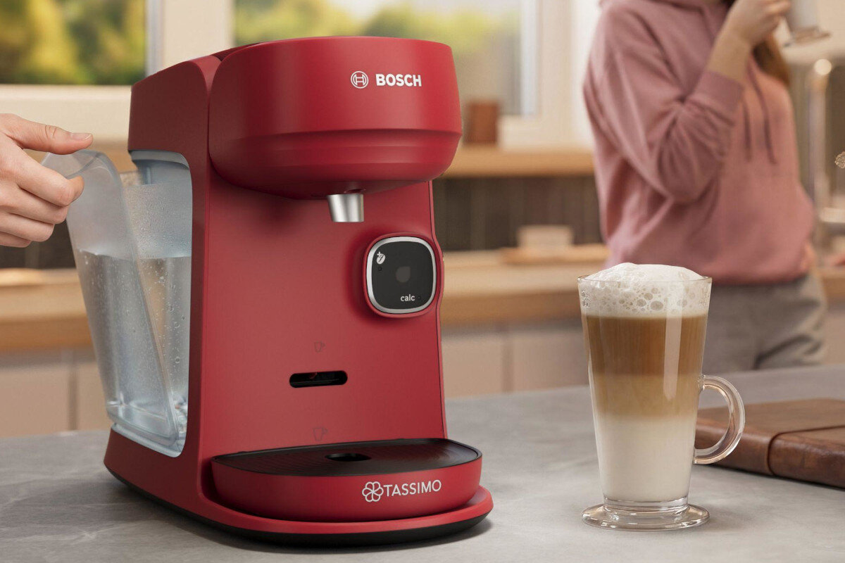 Ekspres BOSCH Tassimo Harmony Plus TAS173B automatycznie rozpoznaje kapsułki i rodzaj napoju Czerwony