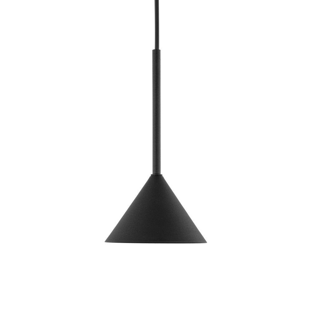 Czarna lampa wisząca o stożkowym kształcie z regulowanym przewodem. Produkt wykonany z metalu, przeznaczony do żarówek GU10.