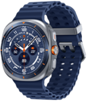 Smartwatch z okrągłą tarczą, ciemnym wyświetlaczem i pomarańczowymi wskazówkami, z metalową kopertą i ciemnym, perforowanym paskiem.