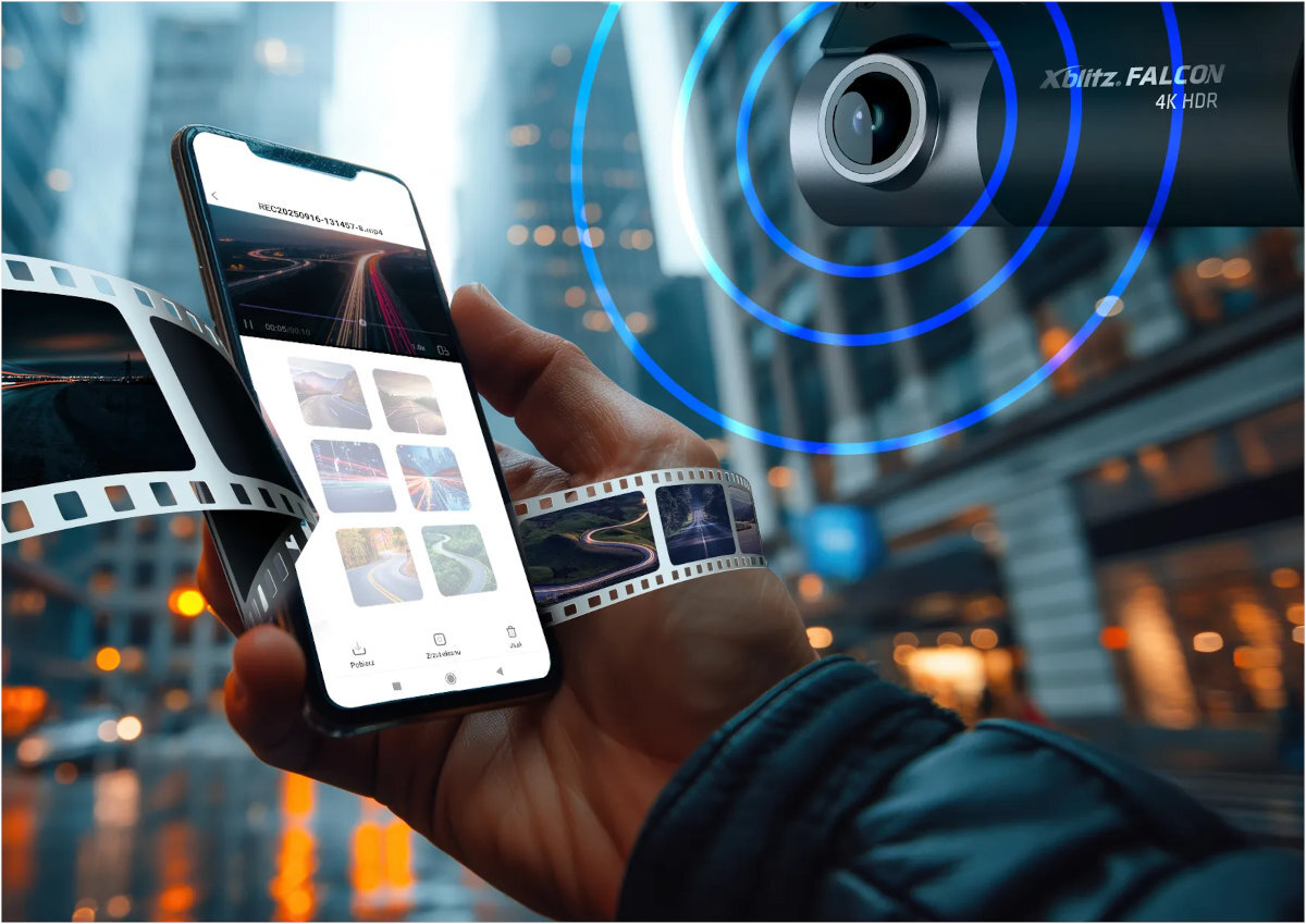 Osoba trzyma smartfon z wyświetlonymi miniaturami zdjęć i filmem, wokół którego owinięta jest taśma filmowa. Obok widoczny jest obiektyw kamery z napisem \'XBLITZ FALCON 4K HDR\'.