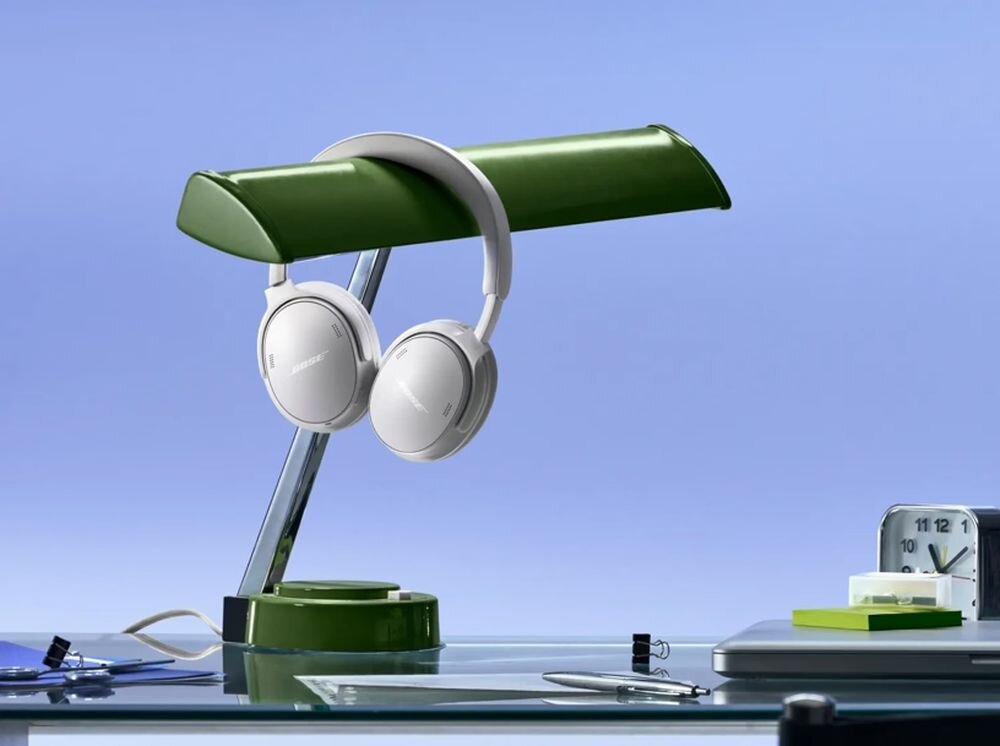 Słuchawki nauszne BOSE QuietComfort 2ND Gen ANC z aplikacją Bose, korektorem EQ i regulacją głośności, słuchawki zawieszone na lampce biurowej