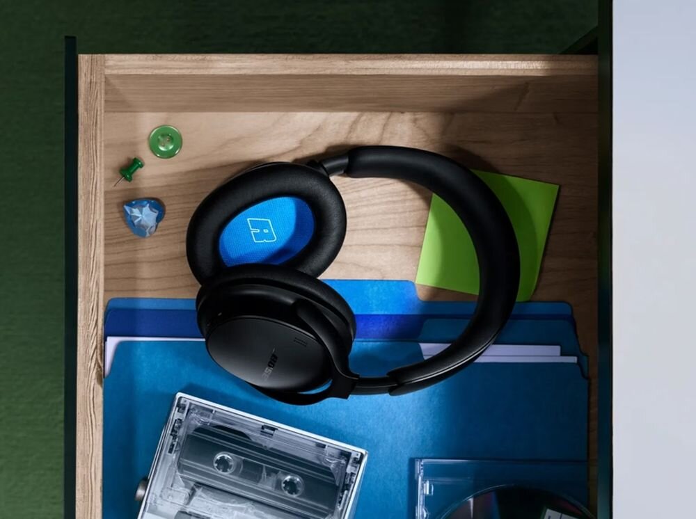 Słuchawki nauszne BOSE QuietComfort 2ND Gen ANC Bluetooth z funkcją Multi-point i zasięgiem 9 m, słuchawki leżące w półce szafki