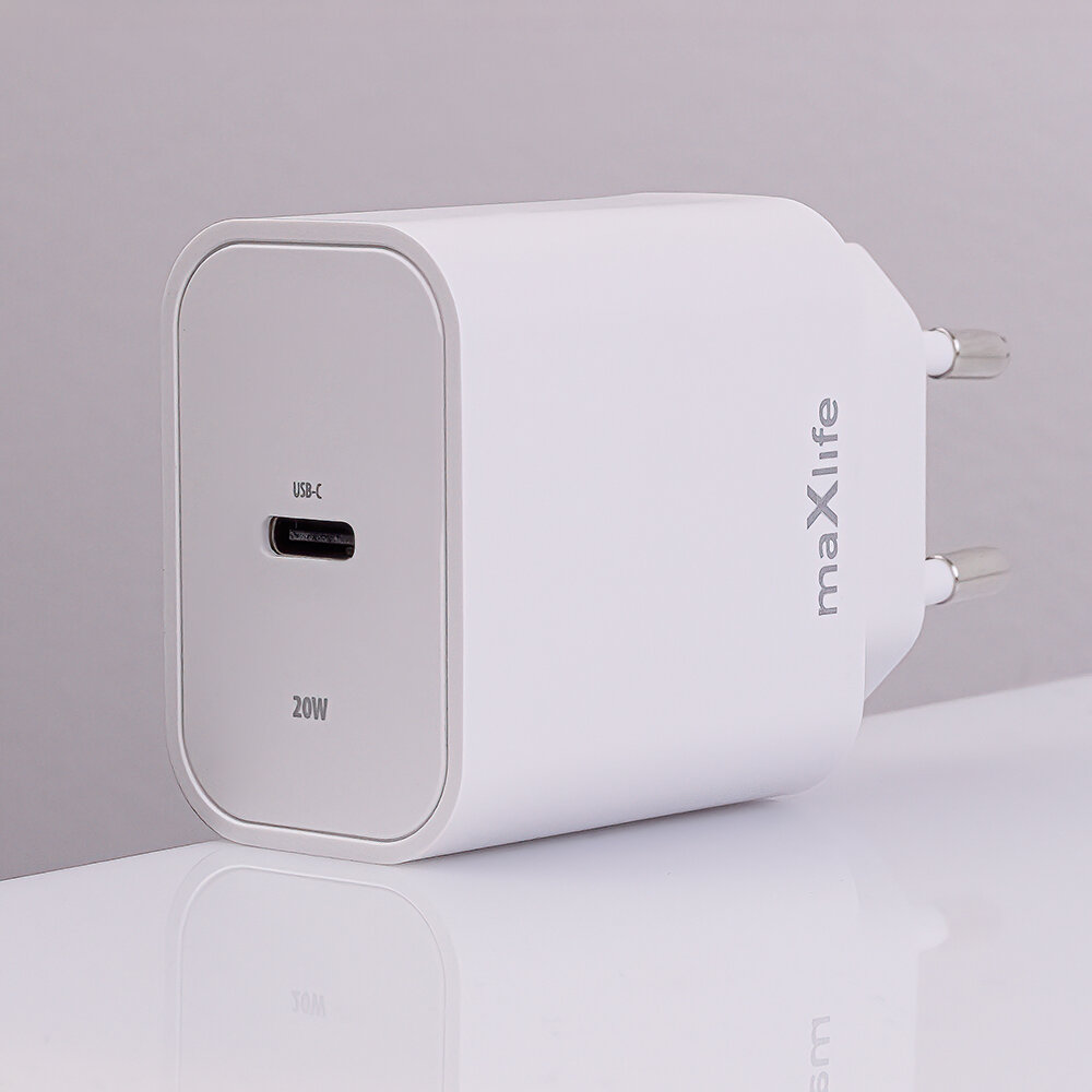 Biała ładowarka sieciowa z logo \'maXlife\' i jednym portem USB-C oznaczonym jako \'20W\'.